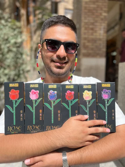 گل رز ساختنی