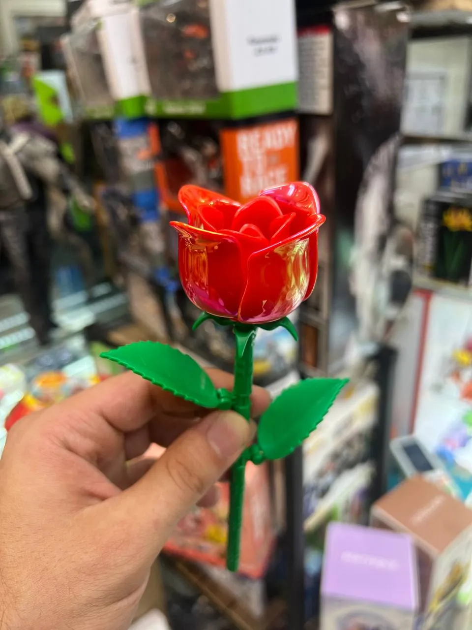 2 گل رز ساختنی قرمز