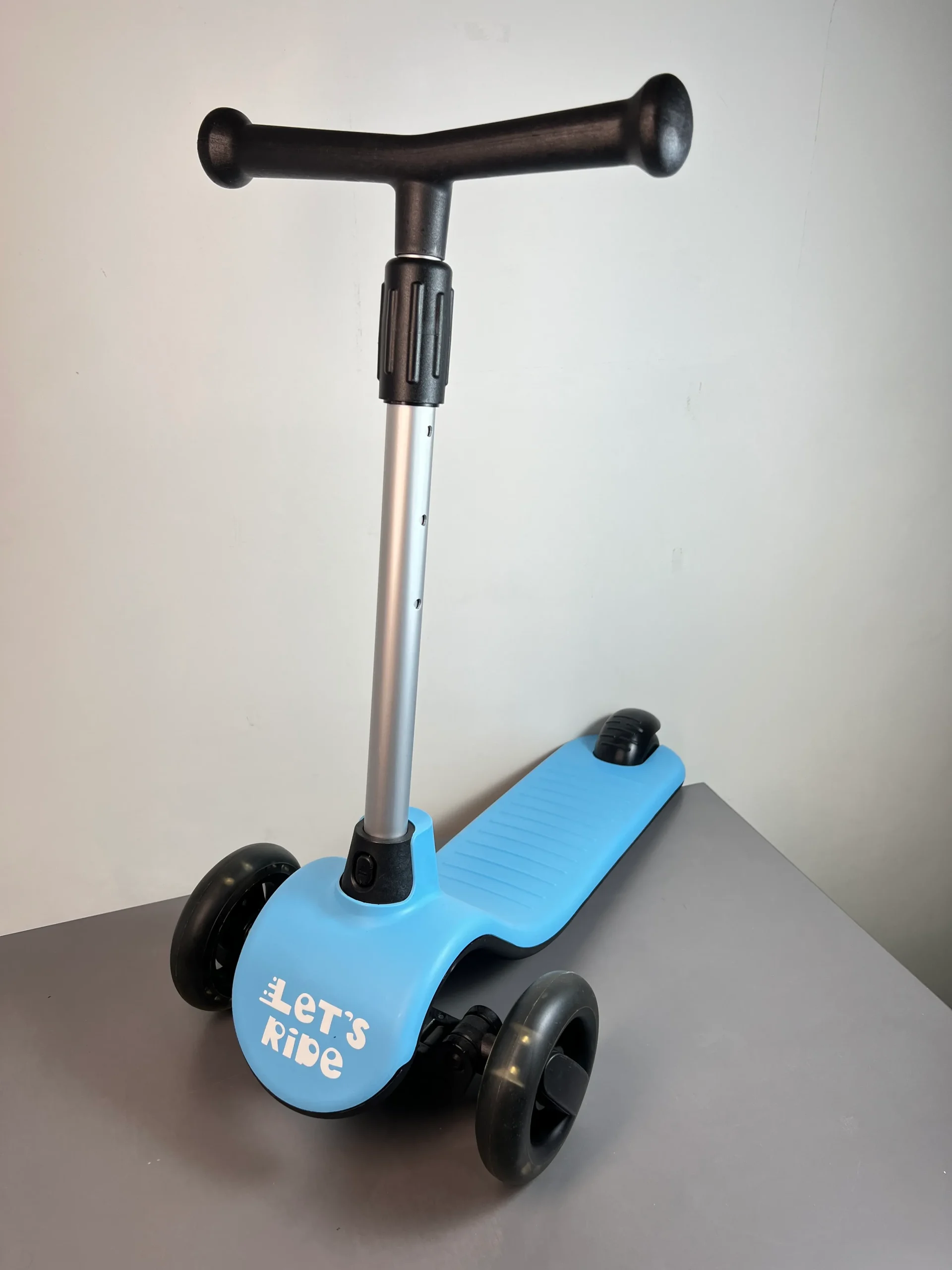 1 اسکوتر سه چرخ LetsBeChild