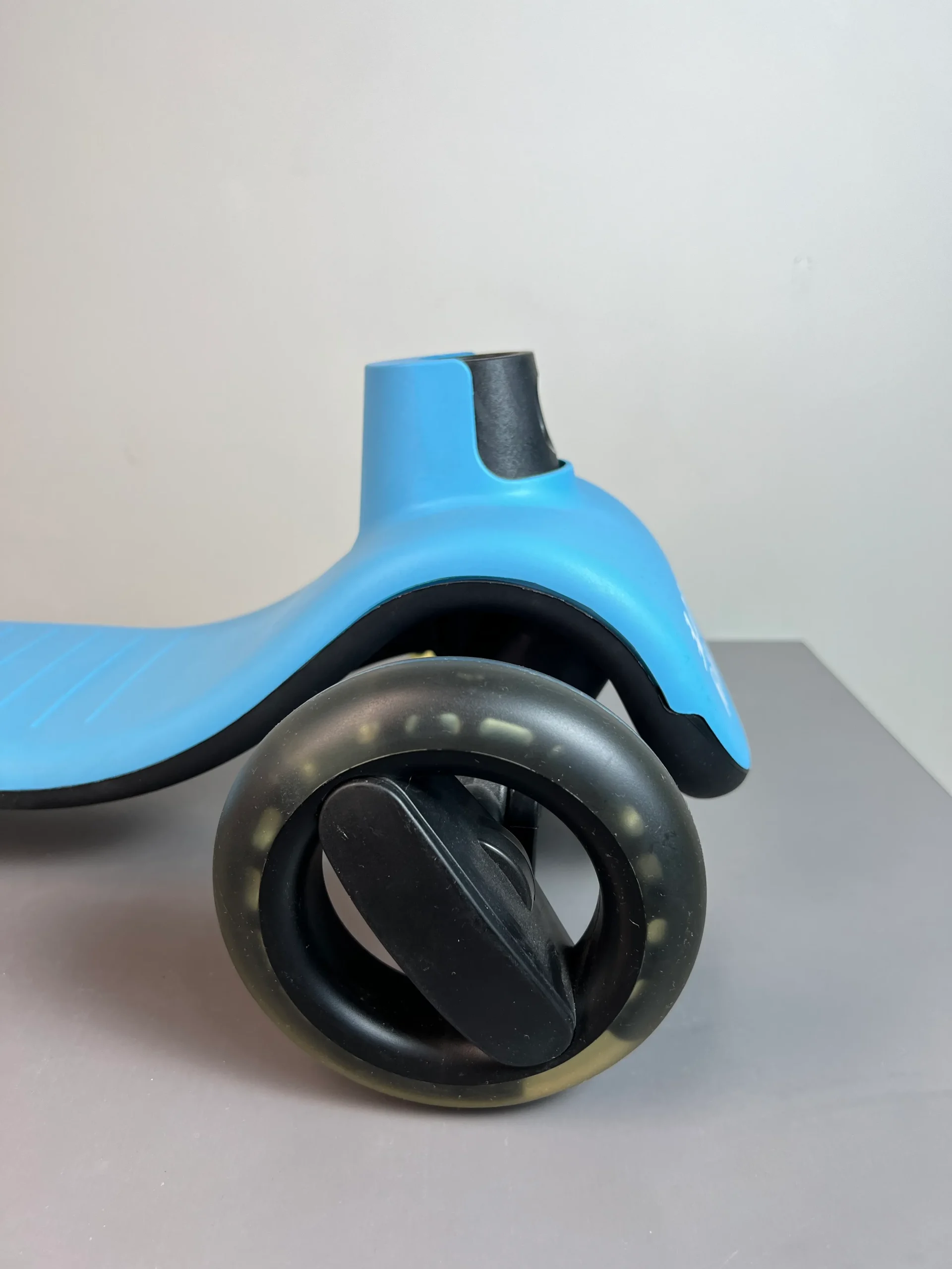 3 اسکوتر سه چرخ LetsBeChild از کنار